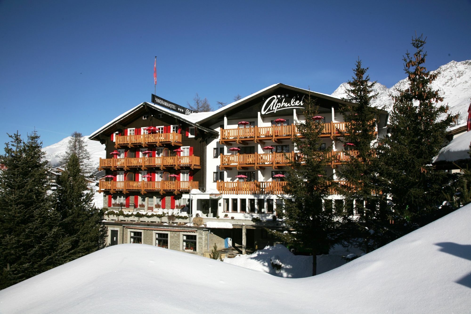 Swiss Family Hotel Alphubel Saas Fee Exterior foto